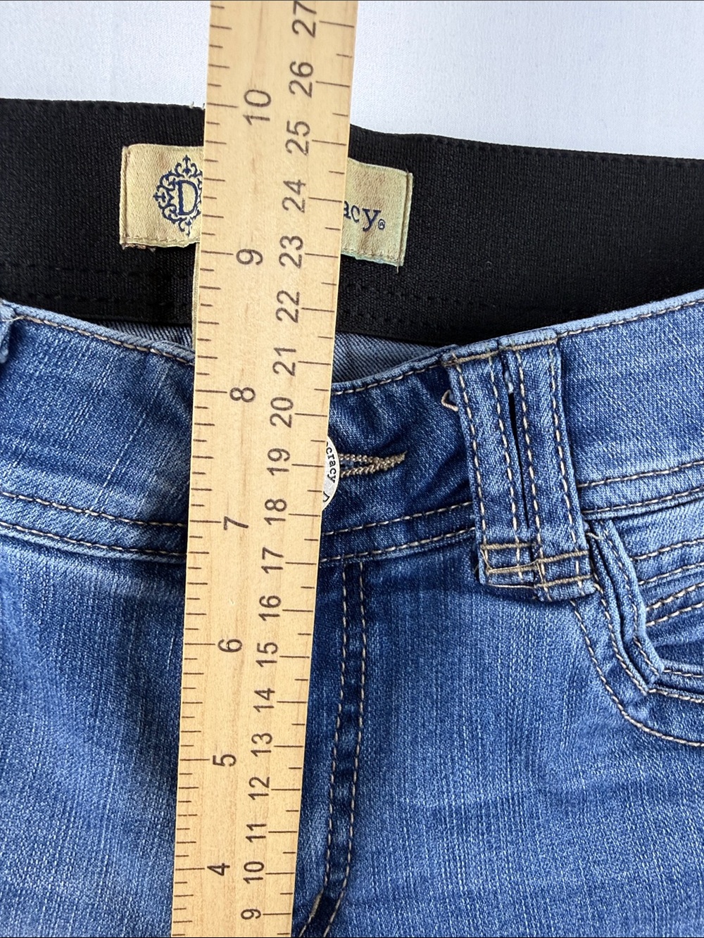 Democracy Ab Solution Crop Jeans Women's Size 6 Stretch Denim - Picture 4 of 9